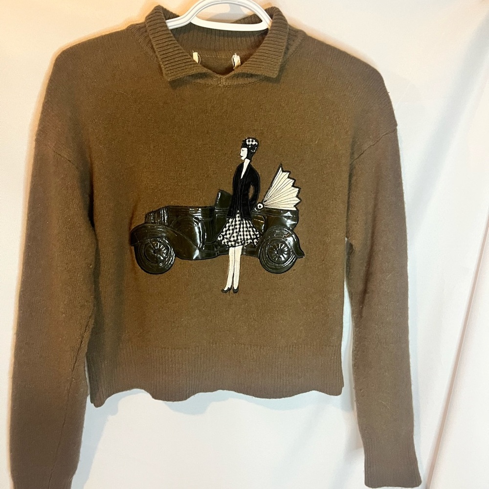 Brown 95% lambs wool sweater with unique vintage design